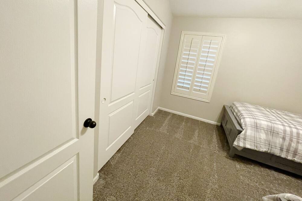 Photo of Bedroom in Canyon Trails