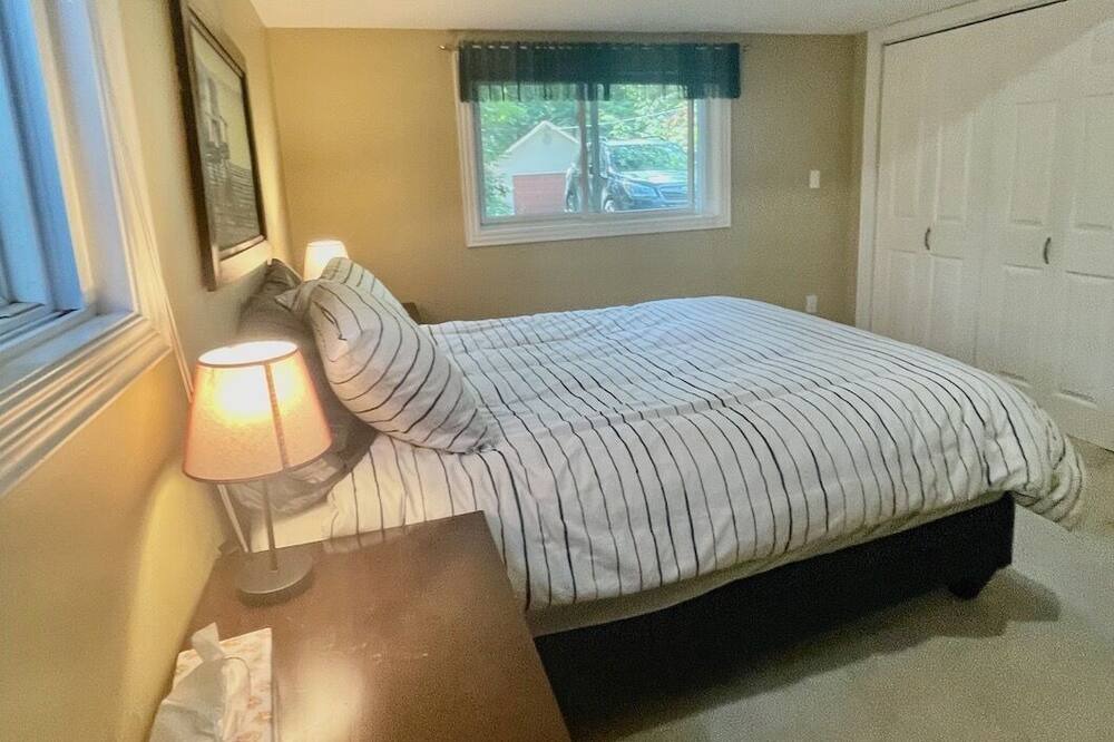 Photo of Bedroom in Marmora and Lake