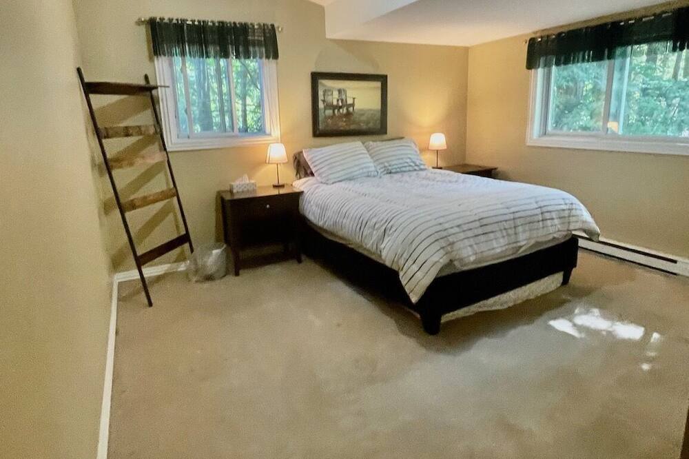 Photo of Bedroom in Marmora and Lake