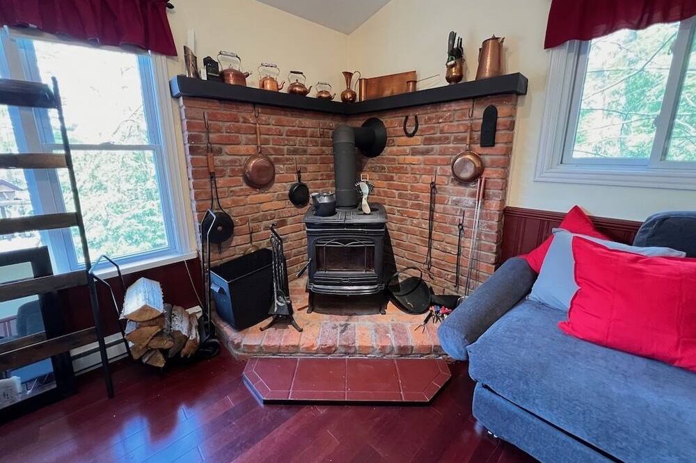 Photo of Livingroom in Marmora and Lake