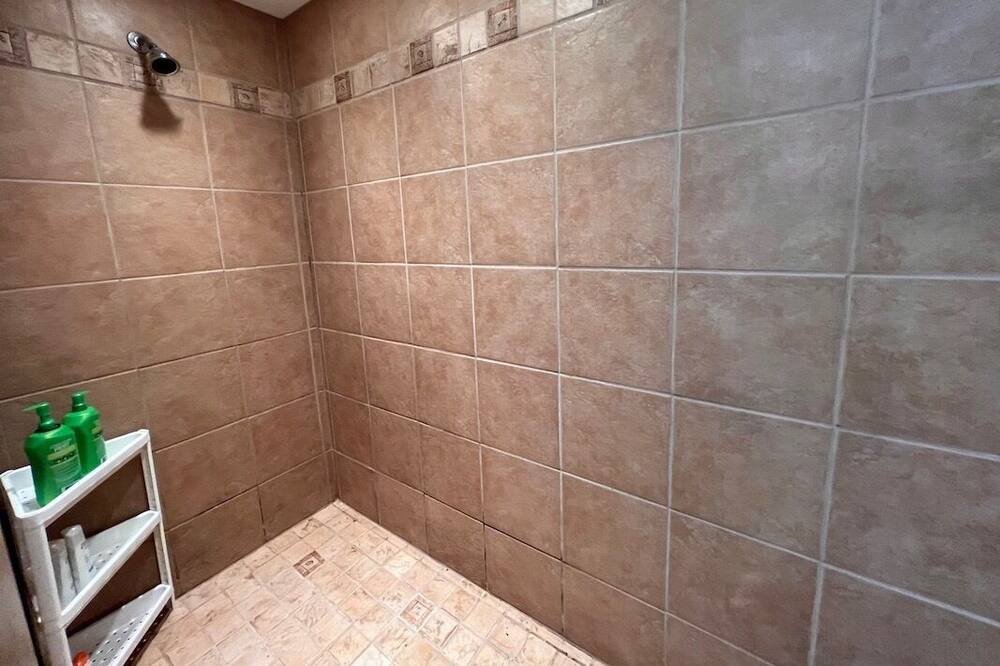 Photo of Bathroom in Marmora and Lake
