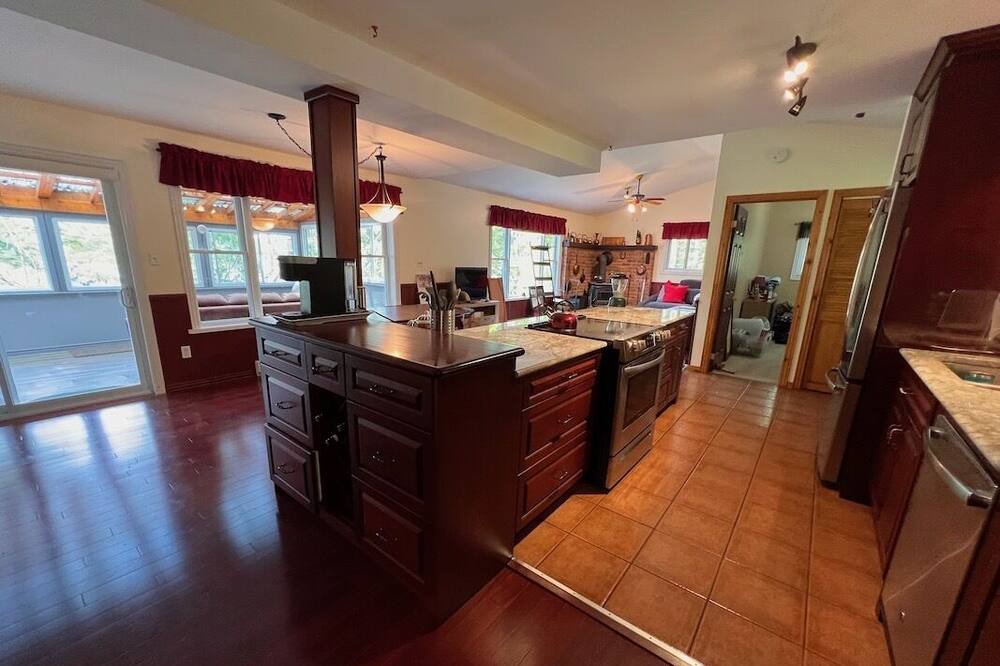 Photo of Kitchen in Marmora and Lake