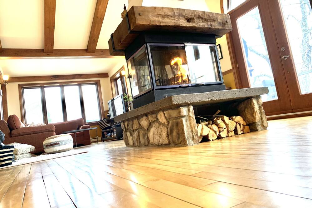 Photo of Livingroom in Saint-Faustin-Lac-Carre