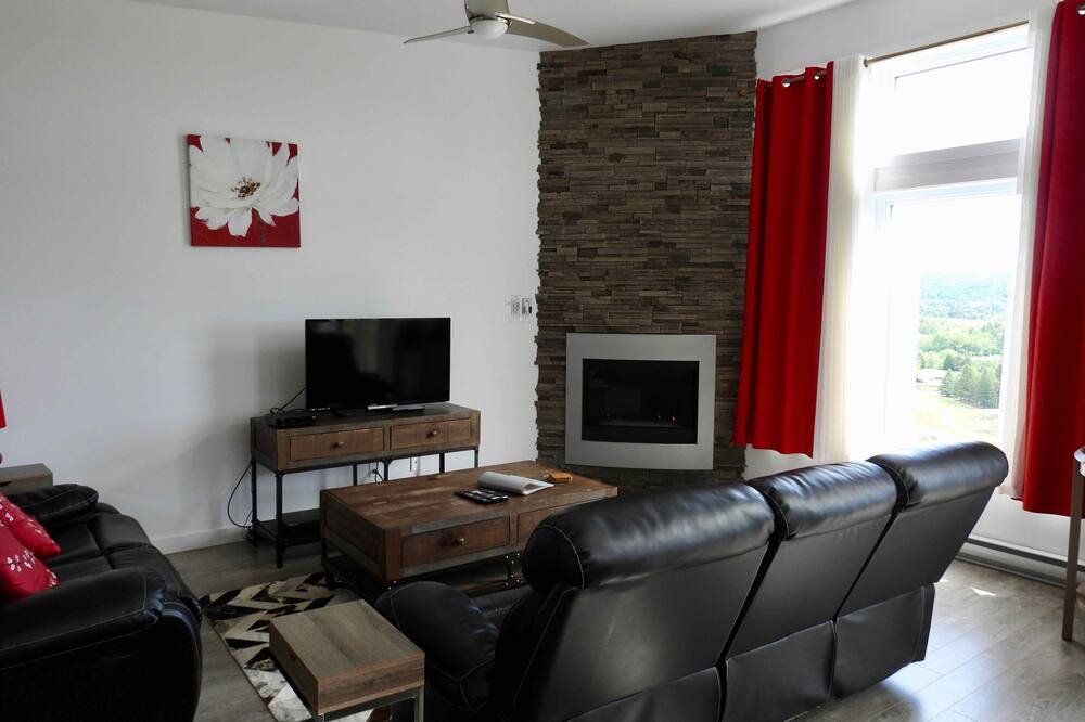 Photo of Livingroom in Sainte-Emelie