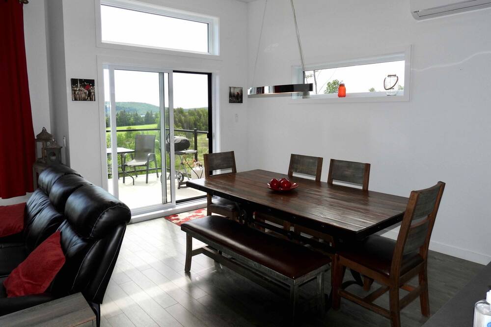 Photo of Livingroom in Sainte-Emelie