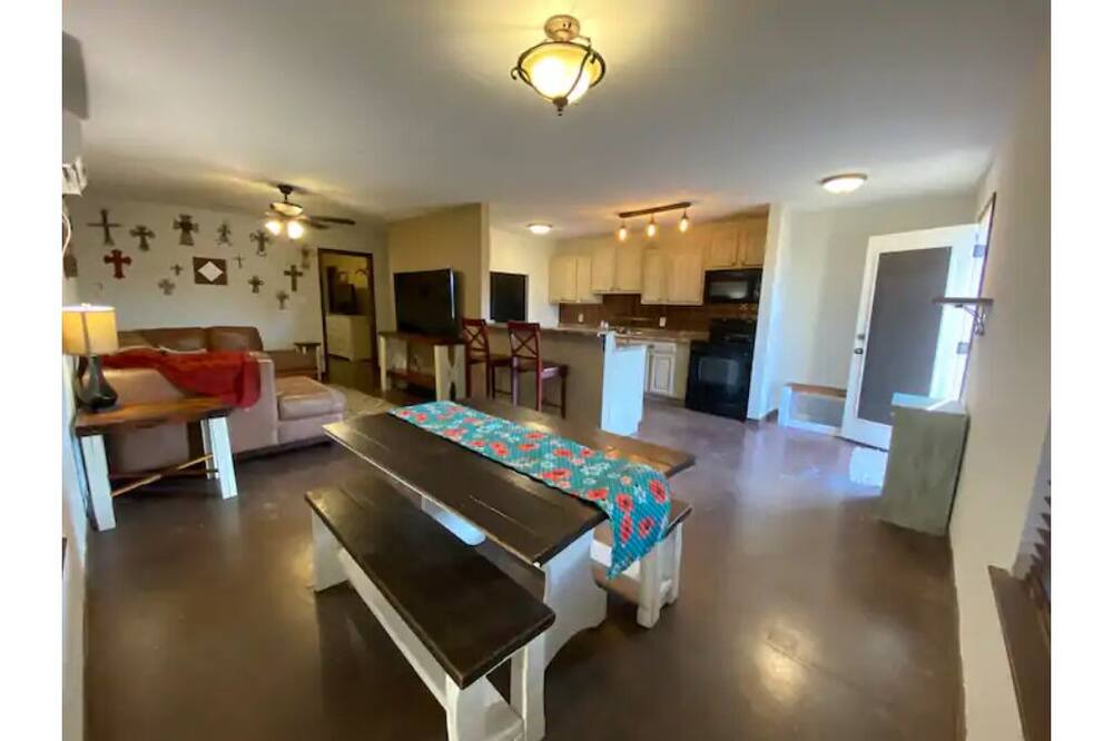Photo of Livingroom in Moody