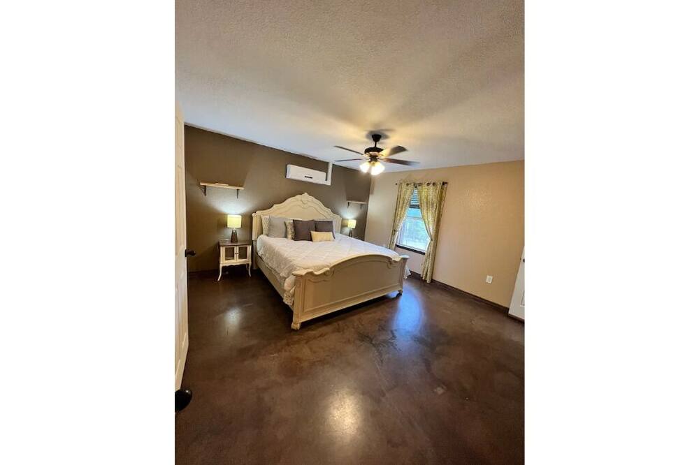 Photo of Bedroom in Moody