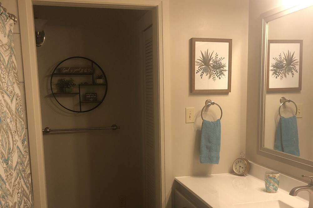 Photo of Bathroom in Huron-Kinloss