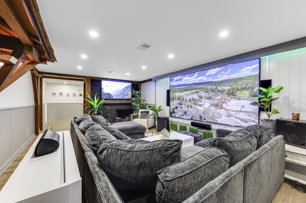 Photo of Livingroom in Etobicoke