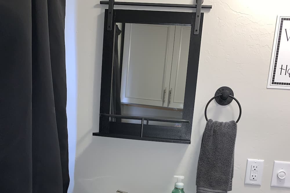Photo of Bathroom in Luther