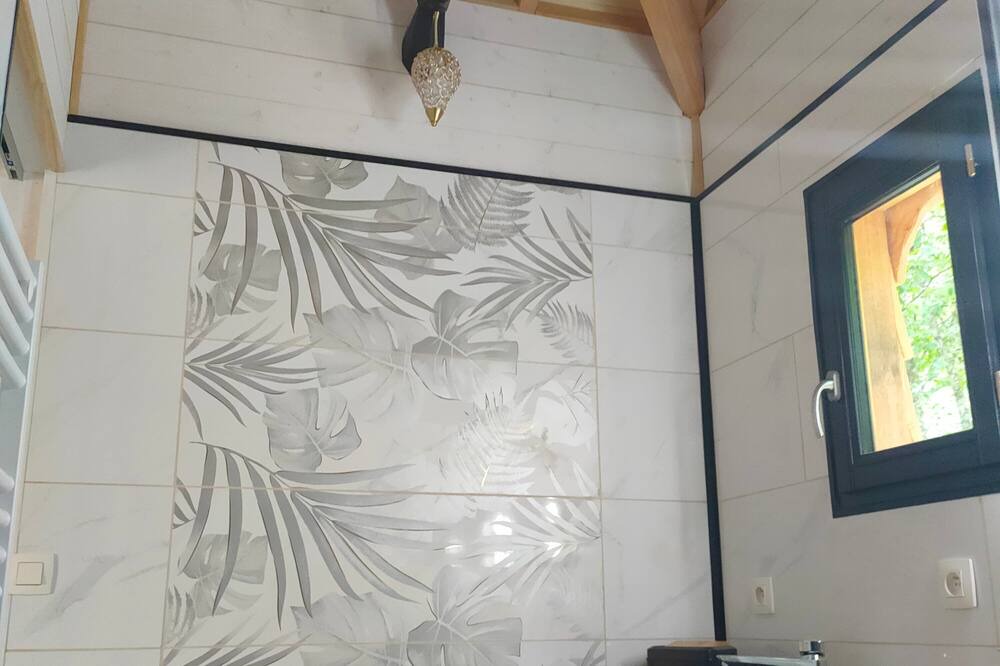 Photo of Bathroom in Illoud