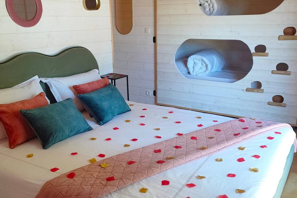 Photo of Bedroom in Illoud