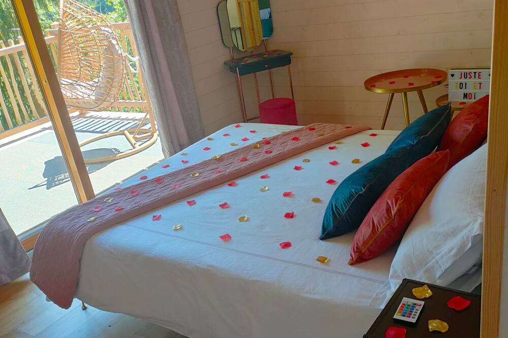 Photo of Bedroom in Illoud