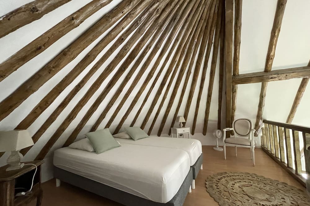 Photo of Bedroom in Saintes-Maries-de-la-Mer