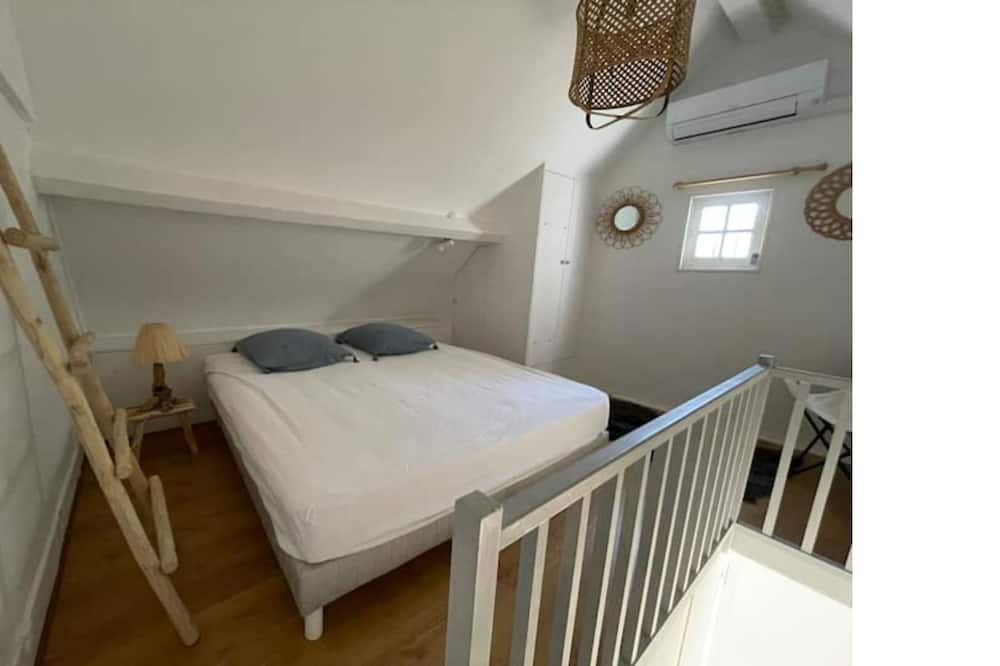 Photo of Bedroom in Saintes-Maries-de-la-Mer