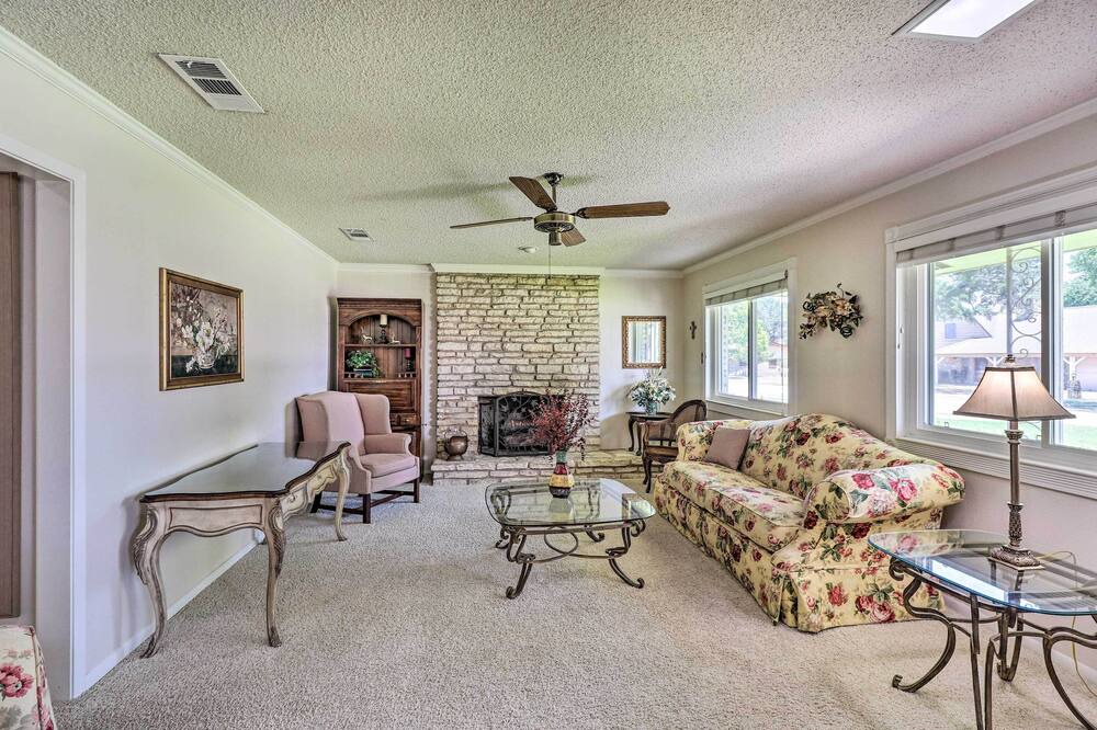 Photo of Livingroom in Bell County