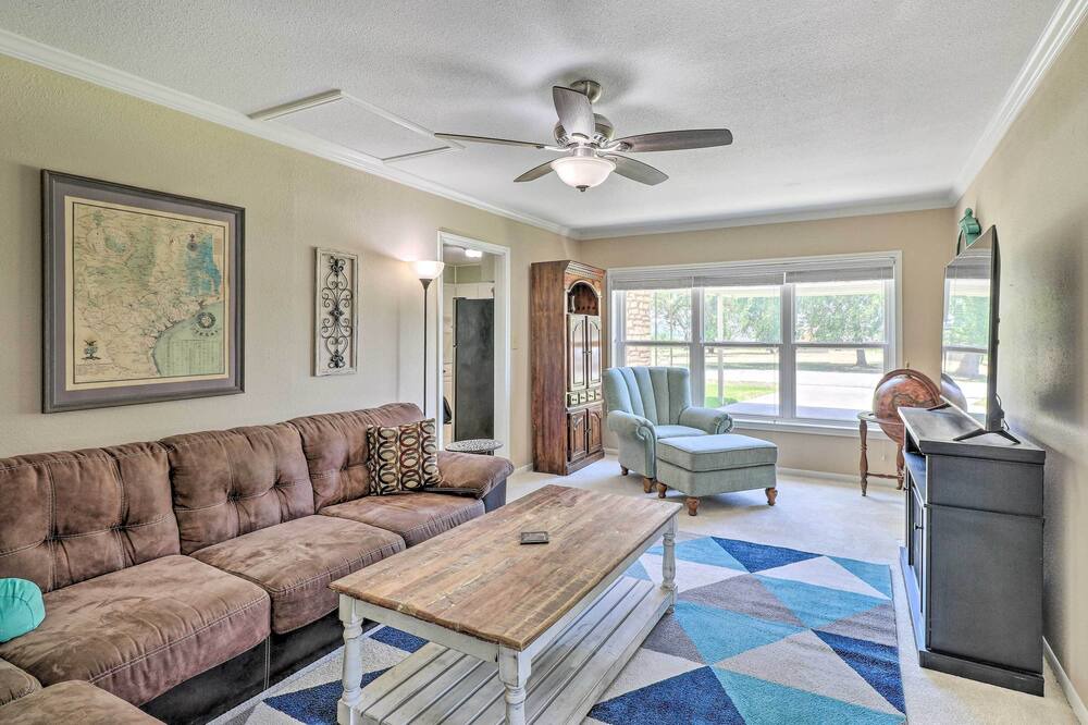 Photo of Livingroom in Bell County