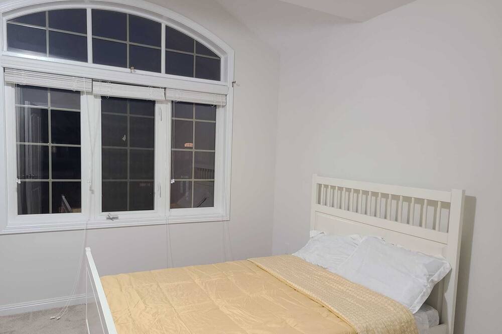 Photo of Bedroom in Ajax