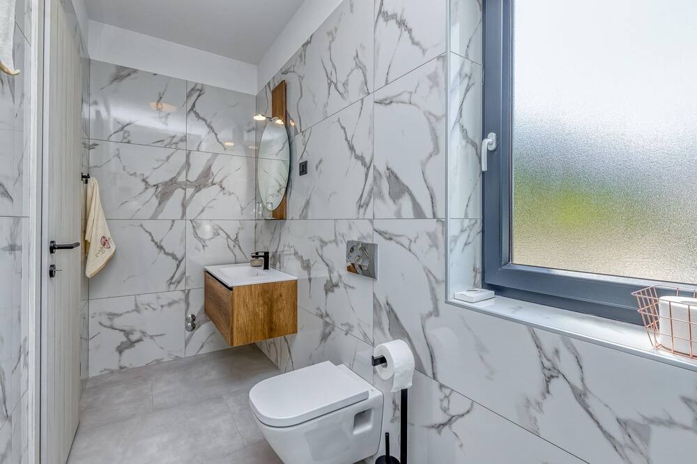 Photo of Bathroom in Tinjan