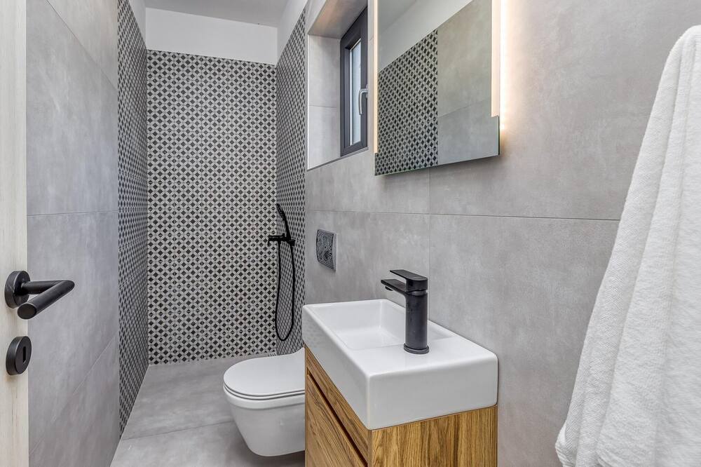 Photo of Bathroom in Tinjan