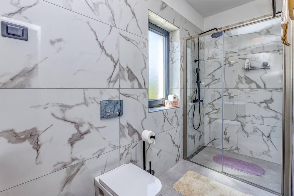 Photo of Bathroom in Tinjan