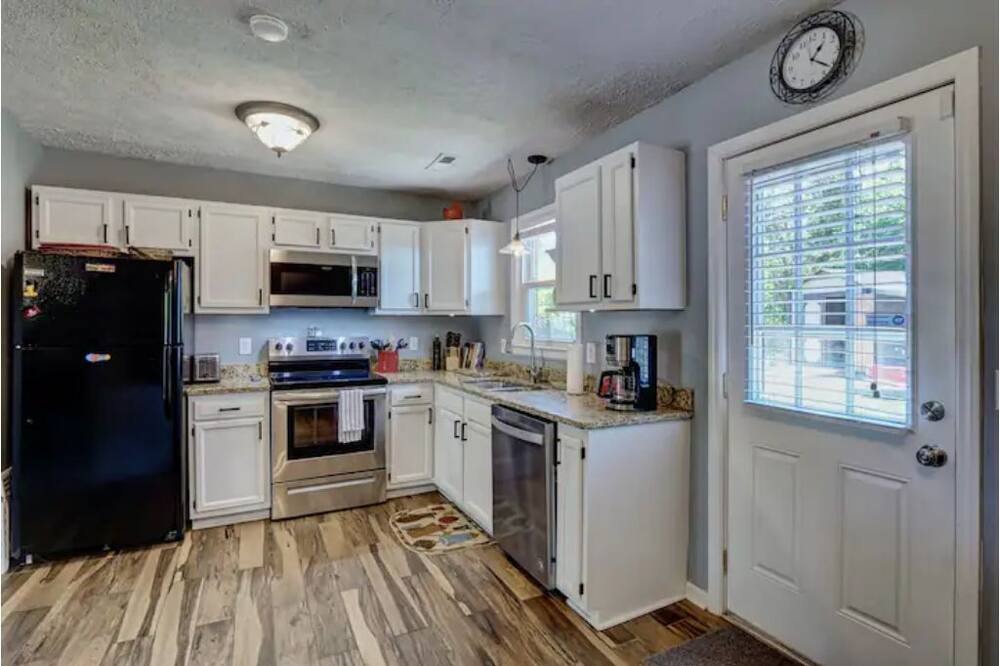 Photo of Kitchen in Bayshore