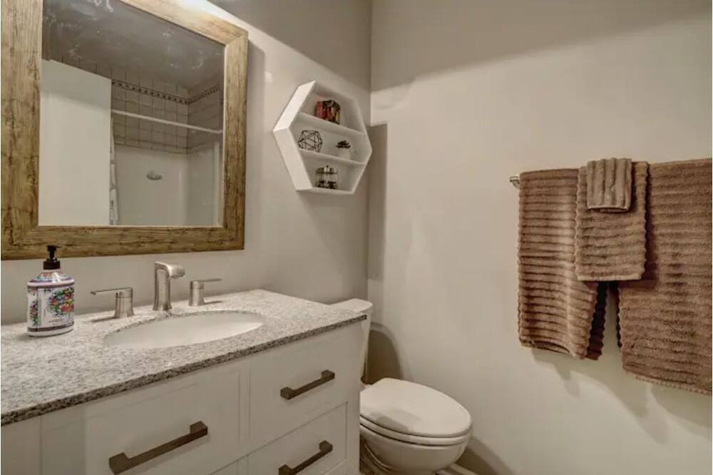 Photo of Bathroom in Bayshore