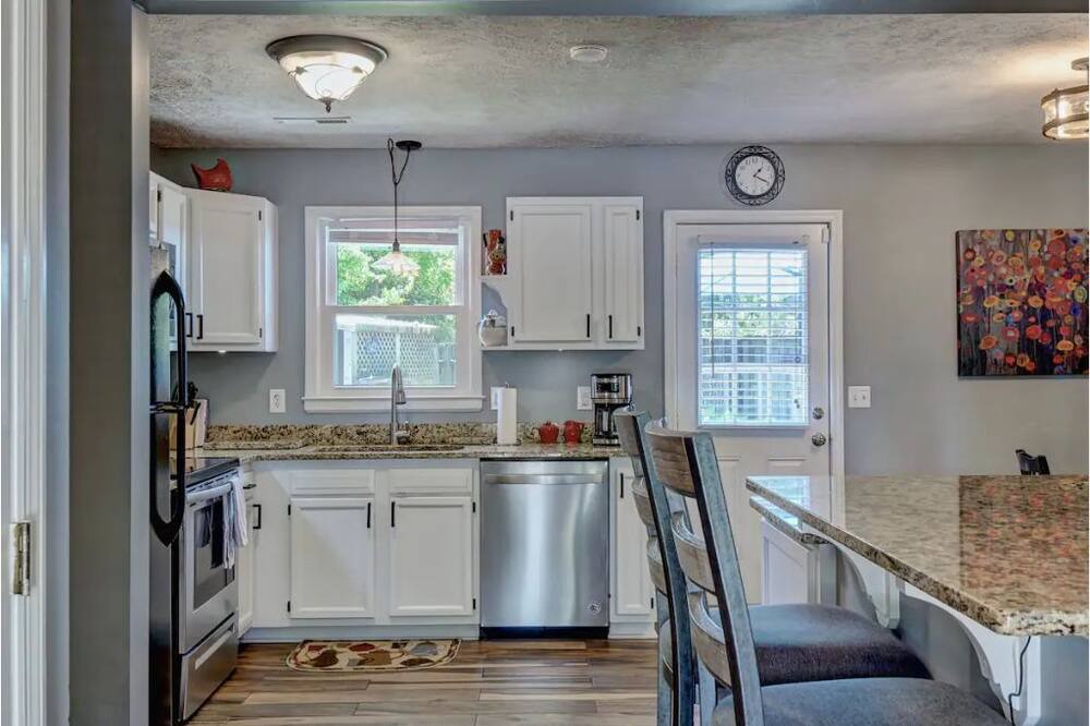 Photo of Kitchen in Bayshore