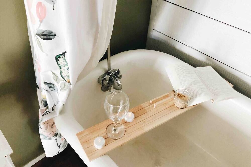 Photo of Bathroom in Rosston