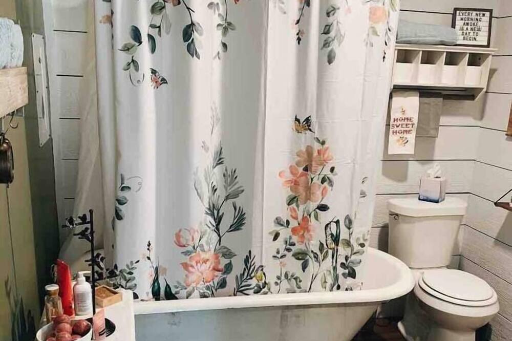 Photo of Bathroom in Rosston
