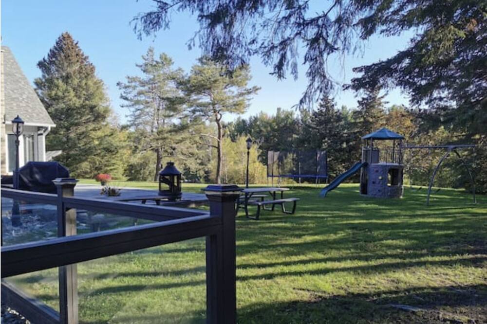 Photo of Outdoor in King