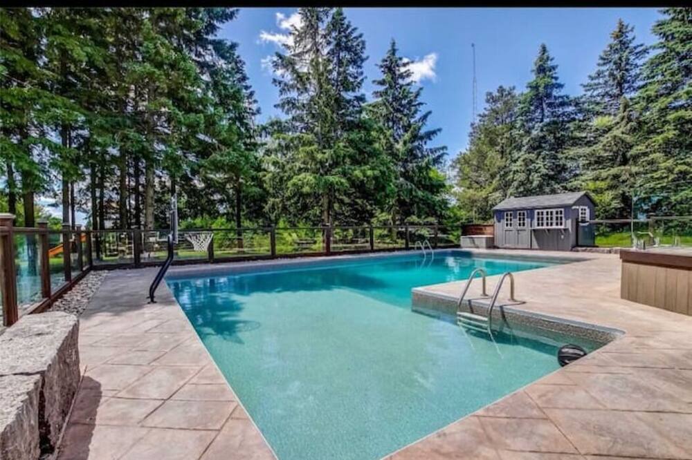 Photo of Outdoor in King