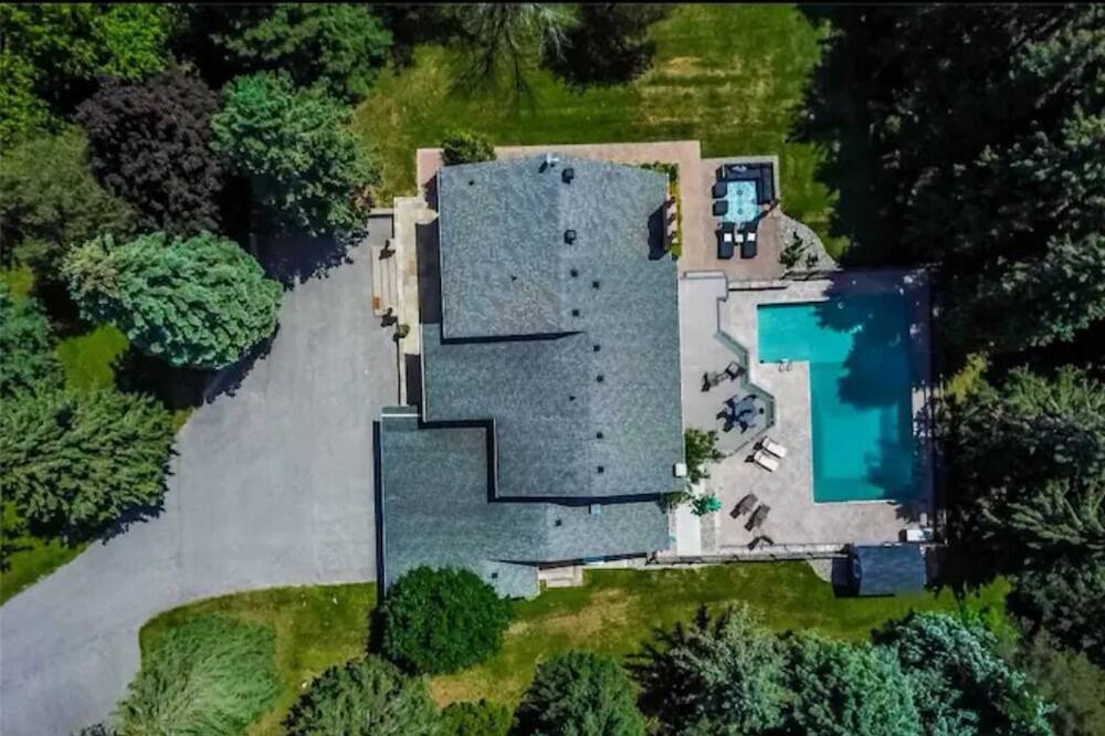 Photo of Outdoor in King