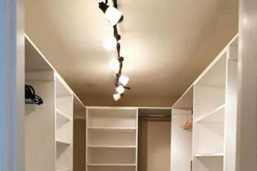 Photo of Bedroom in King
