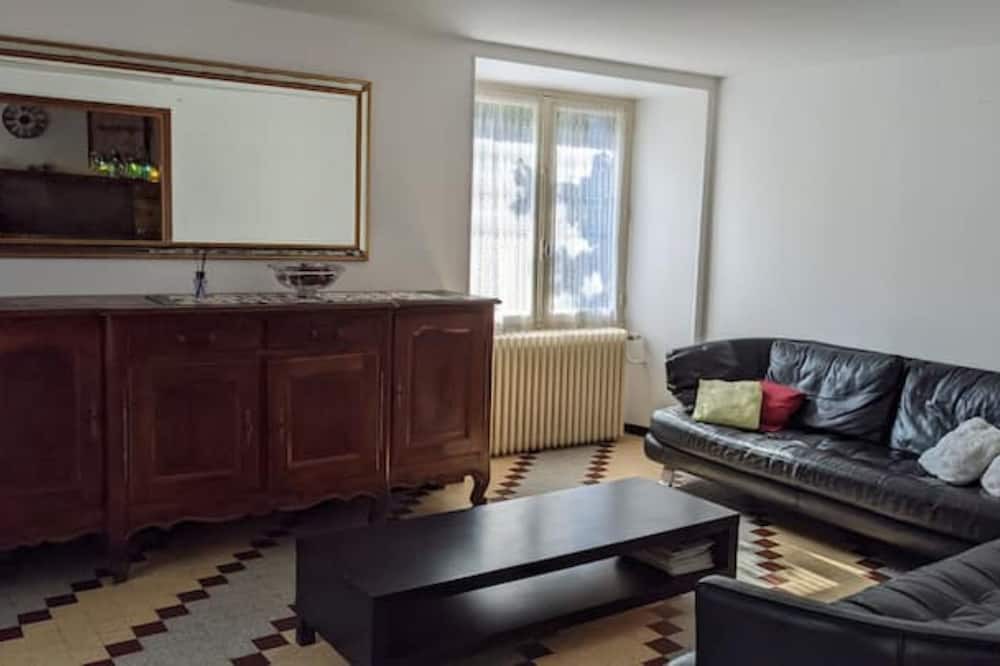 Photo of Livingroom in Cambounes