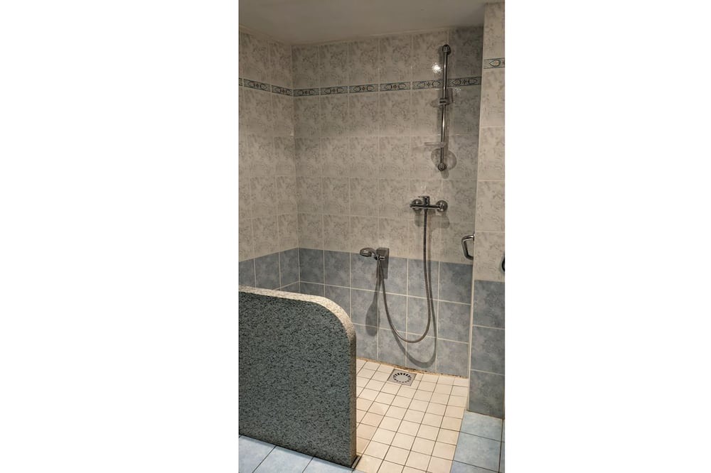 Photo of Bathroom in Cambounes