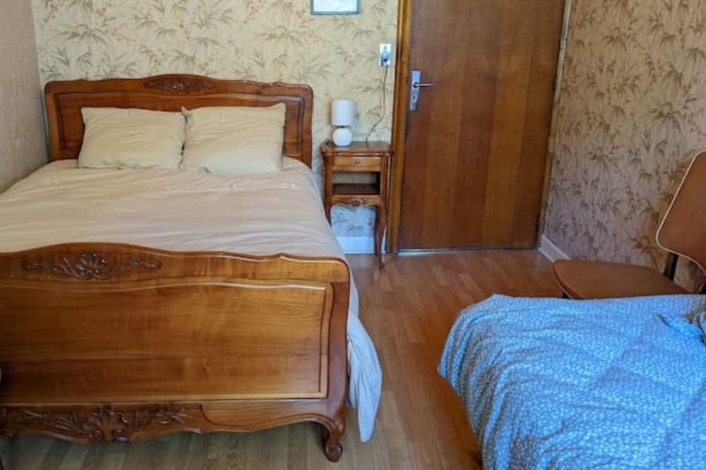 Photo of Bedroom in Cambounes