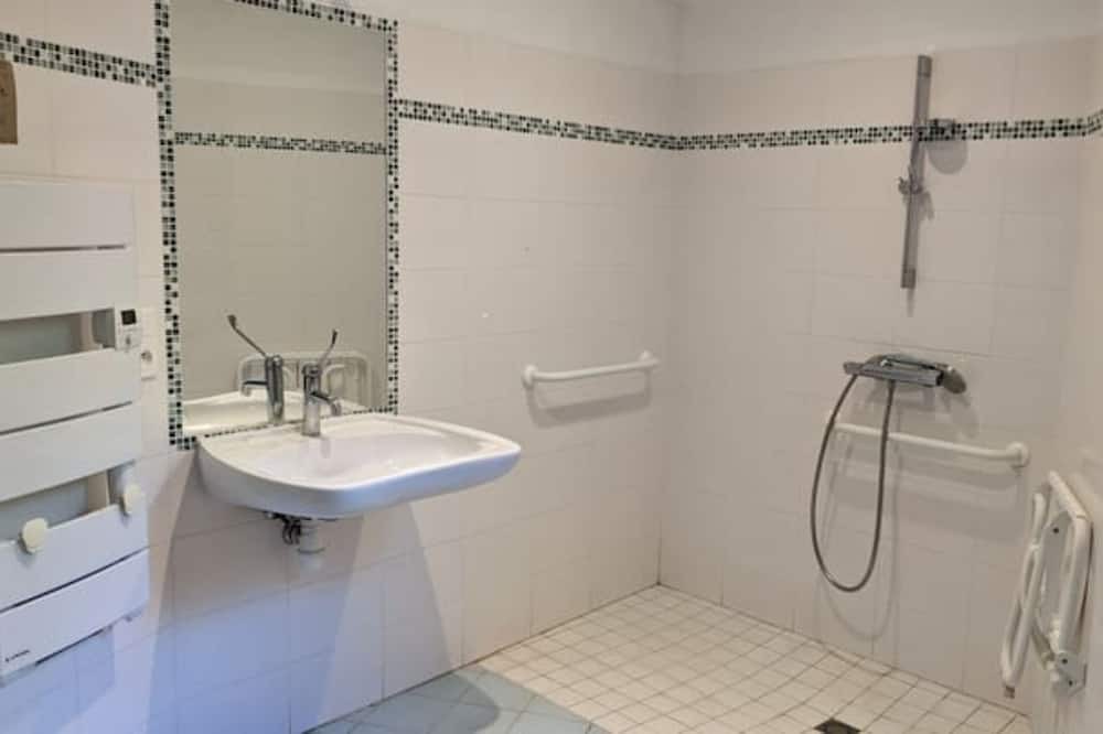 Photo of Bathroom in Cambounes