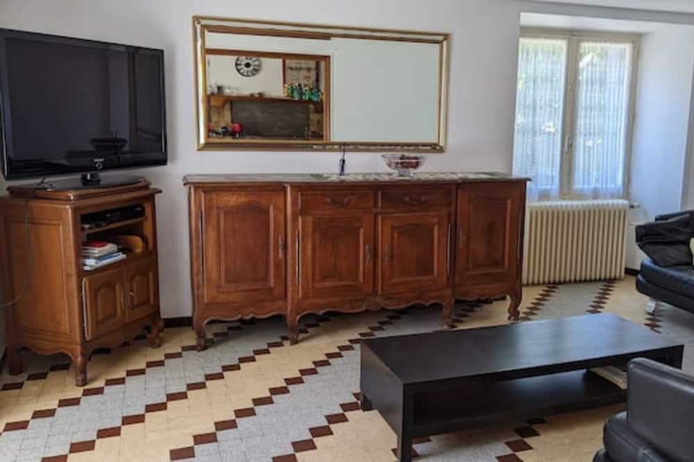 Photo of Livingroom in Cambounes