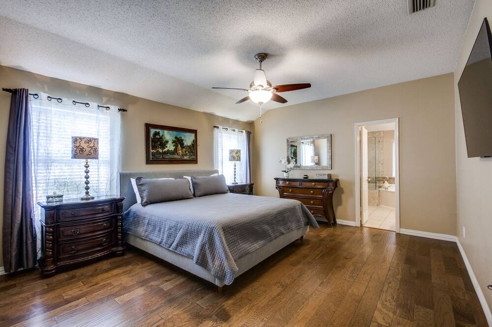 Photo of Bedroom in Allen