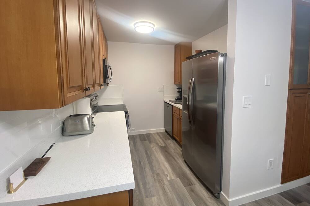 Photo of Kitchen in Central Oakland Park