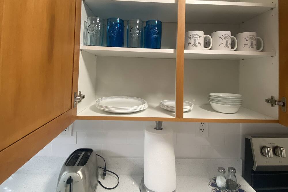 Photo of Kitchen in Central Oakland Park