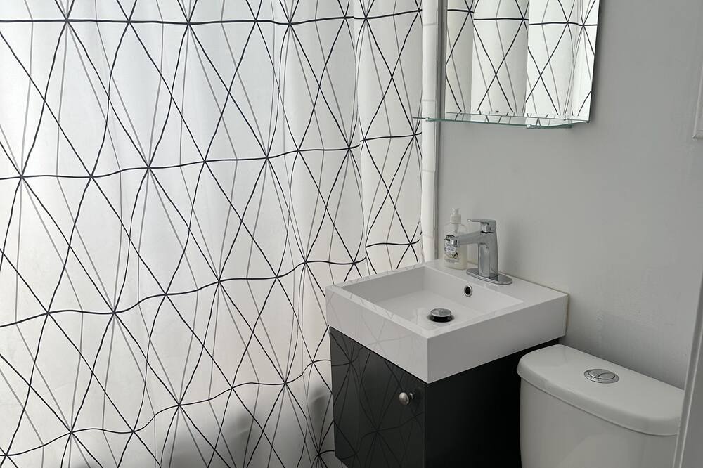 Photo of Bathroom in Saint-Laurent