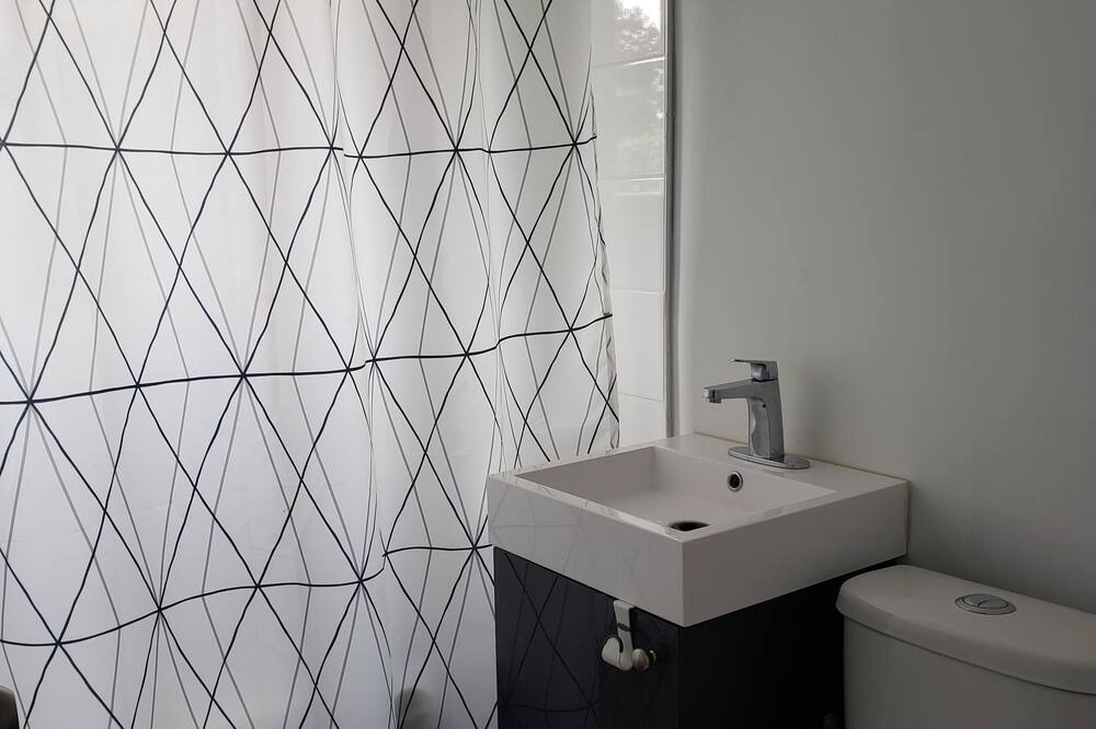 Photo of Bathroom in Saint-Laurent