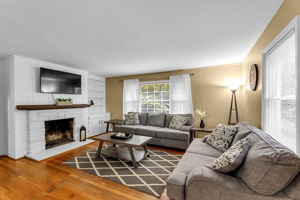 Photo of Livingroom in Winston - Salem
