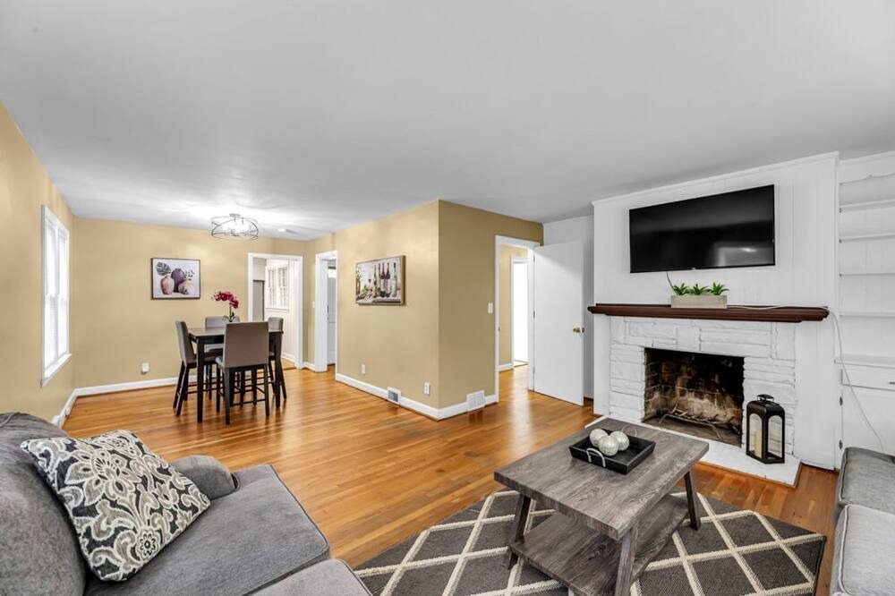 Photo of Livingroom in Winston - Salem
