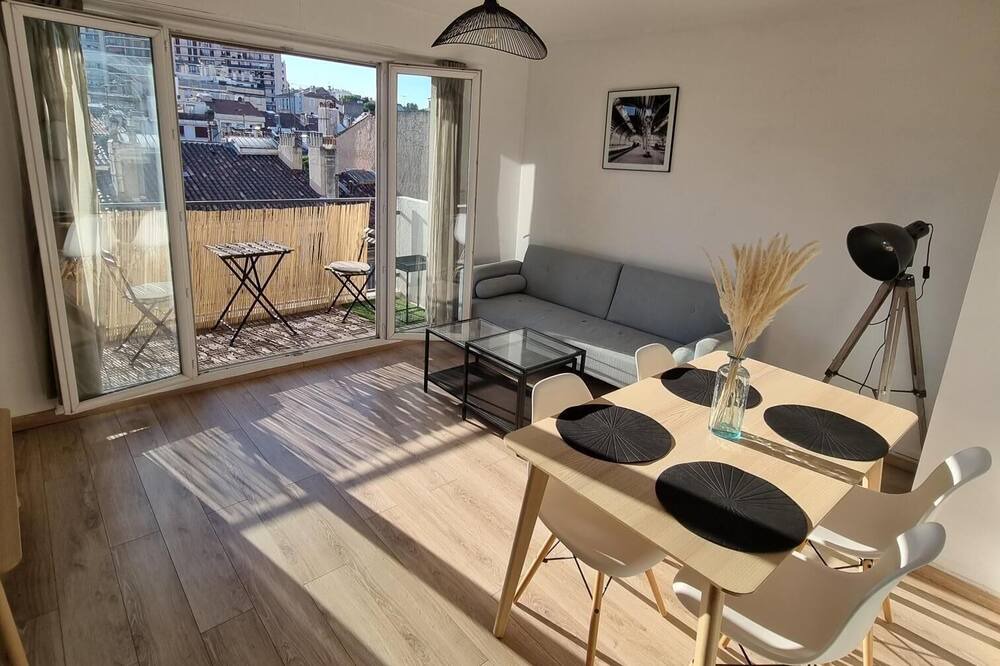 Photo of Livingroom in Les Chartreux