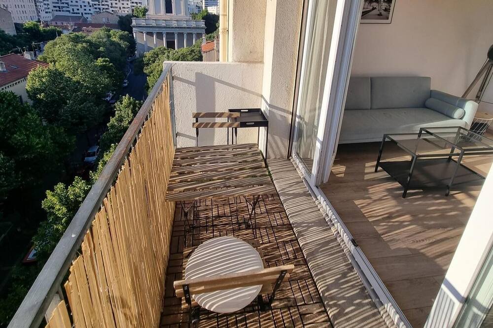 Photo of Patio Balcony in Les Chartreux