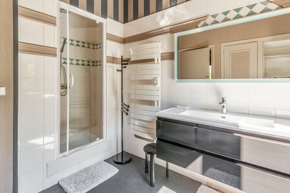 Photo of Bathroom in Varaville