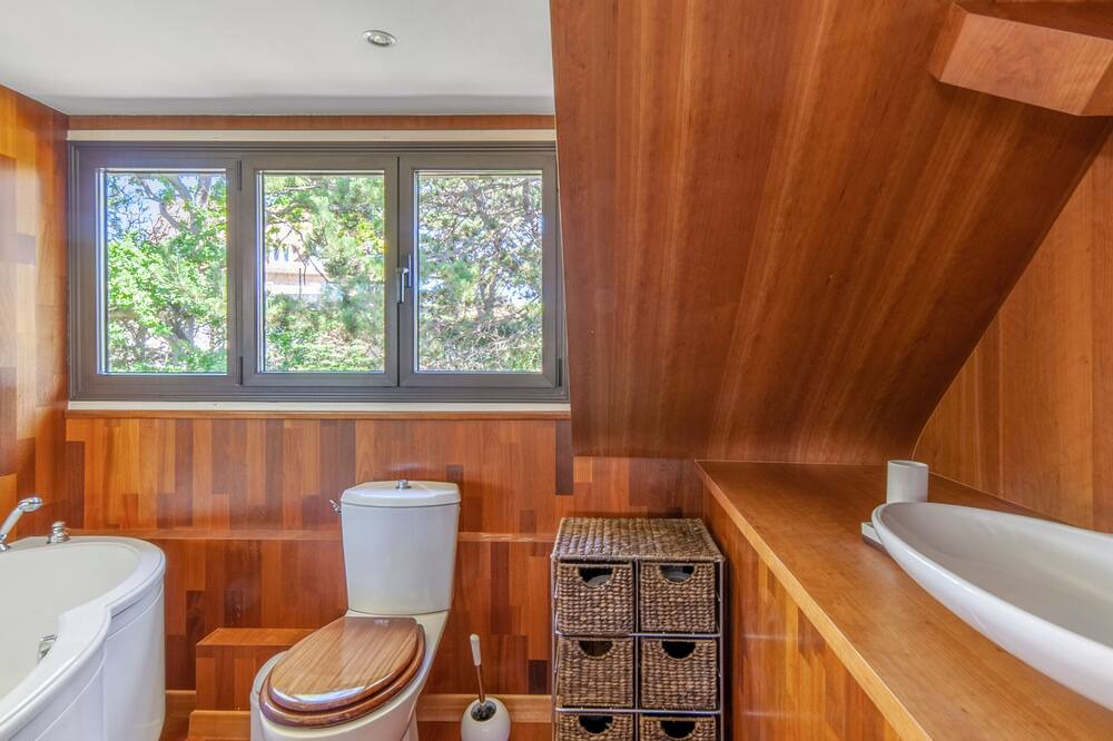 Photo of Bathroom in Varaville